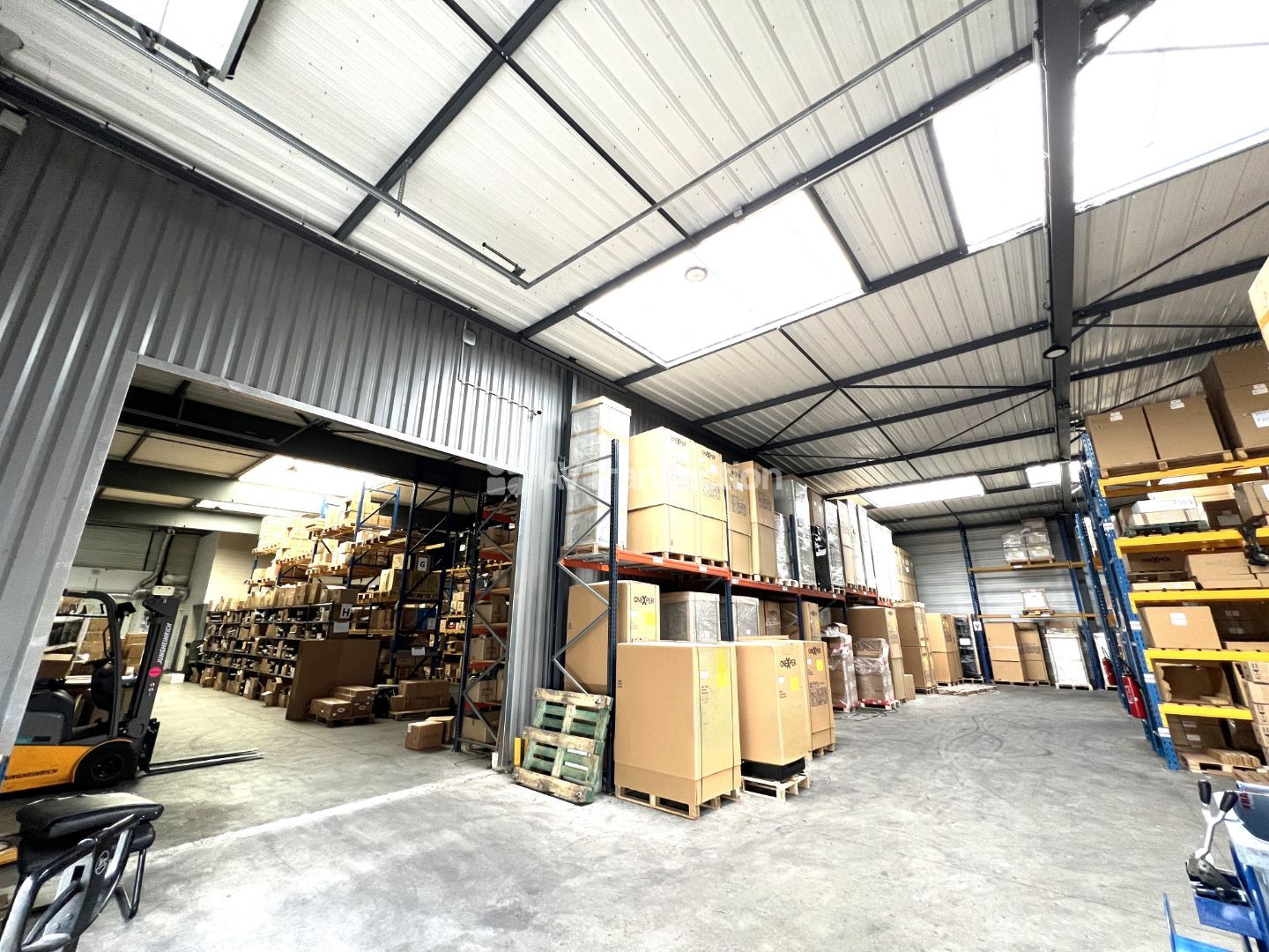Entrepots et Bureaux à vendre  - 3 pièce(s) - 1090m2 - Evreux (27000)