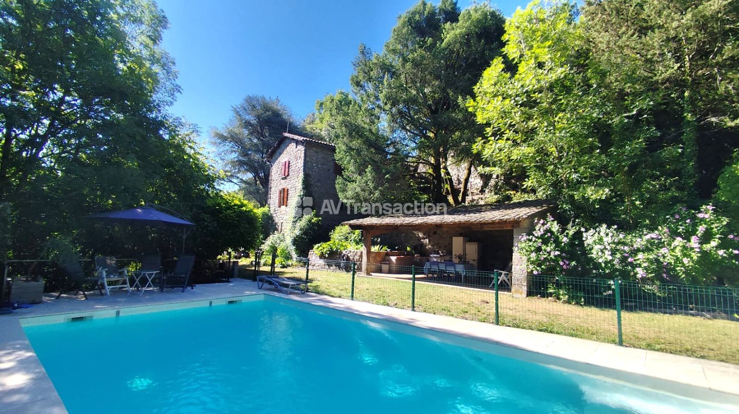 Maison de caractère, piscine, accès rivière, 4 chambres