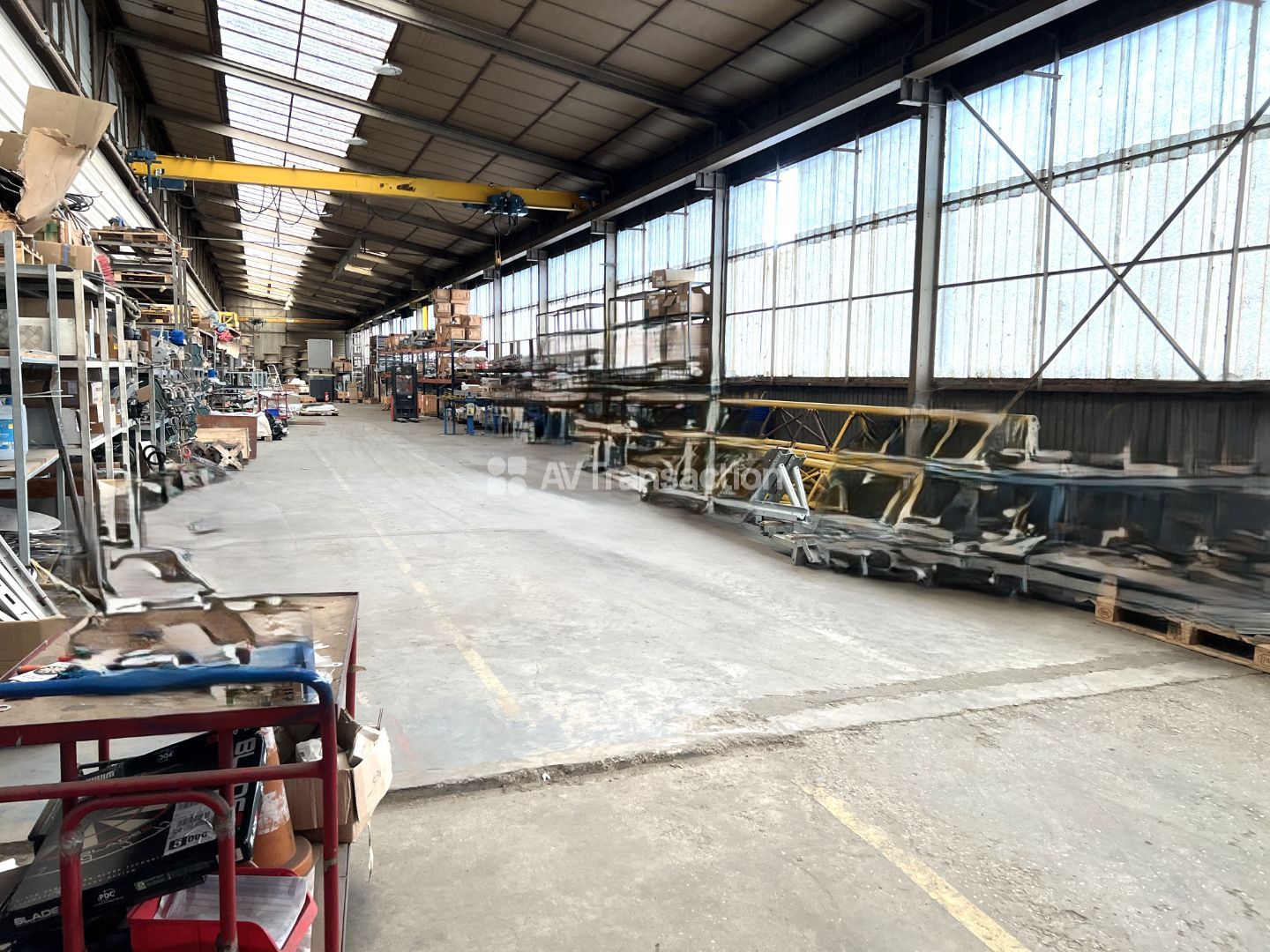 Locaux d'activité à vendre  - 8680m2 - Chaufour- Les -bonnières (78270)
