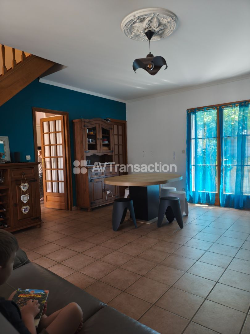 Maison à vendre  - 8 pièce(s) - 149m2 - Saint-amand-montrond (18200)