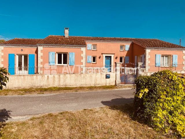 Maison à vendre  - 8 pièce(s) - 215m2 - Ladiville (16120)