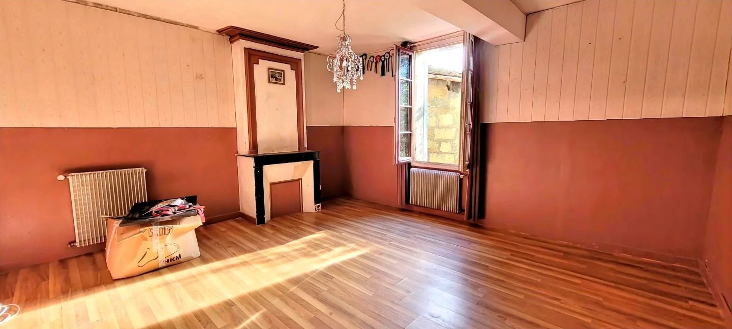 33230 ABZAC - PROPRIETE 5 CHAMBRES GRANGES 2HA TERRAIN