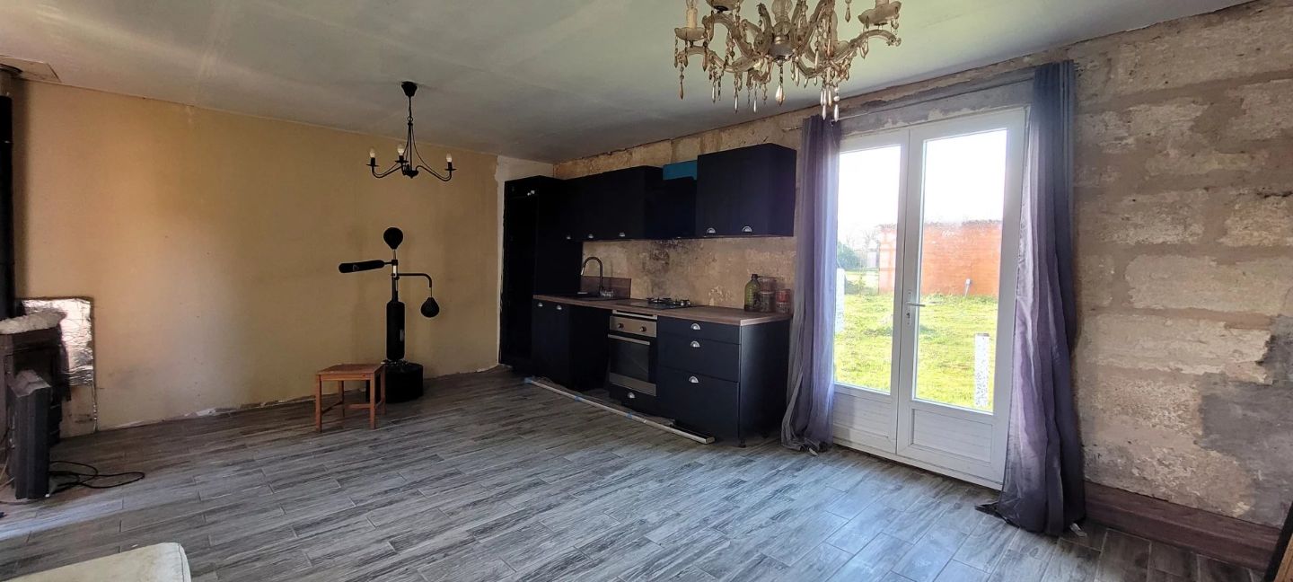 33230 ABZAC - PROPRIETE 5 CHAMBRES GRANGES 2HA TERRAIN