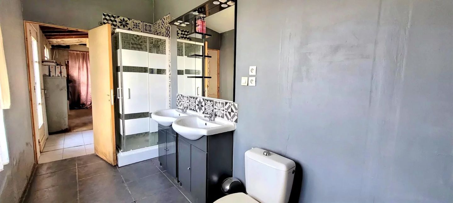 33230 ABZAC - PROPRIETE 5 CHAMBRES GRANGES 2HA TERRAIN