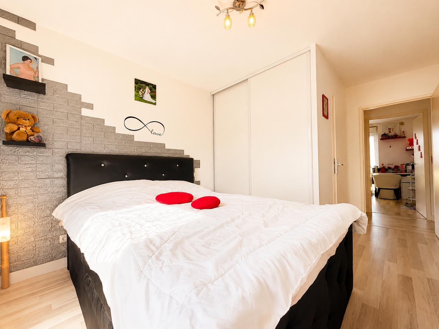 Maison familiale récente avec piscine et 377 m² de terrain