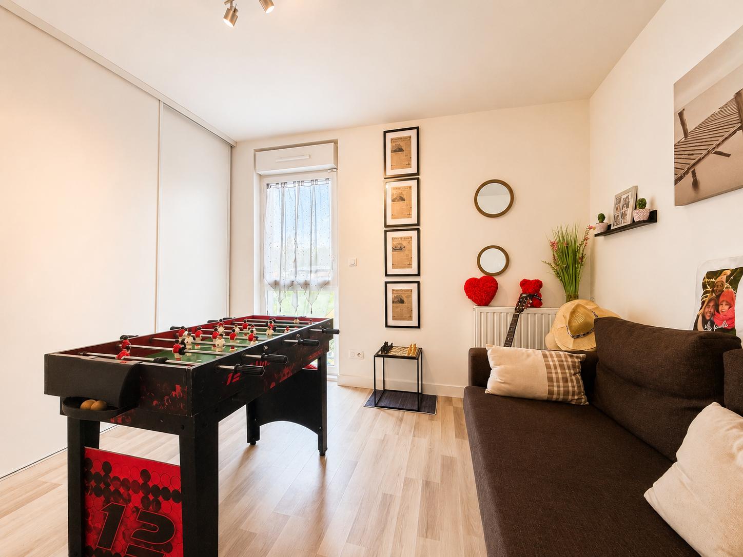 Maison familiale récente avec piscine et 377 m² de terrain