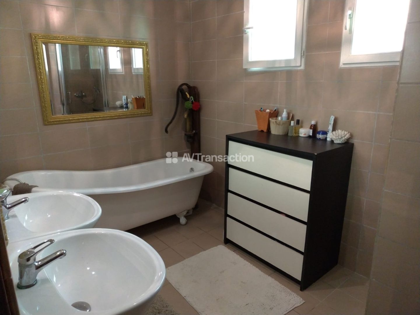 Villa provençale avec piscine & 6 ha – Proche Nyons (Drôme)