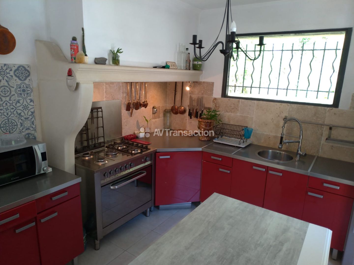 Villa provençale avec piscine & 6 ha – Proche Nyons (Drôme)
