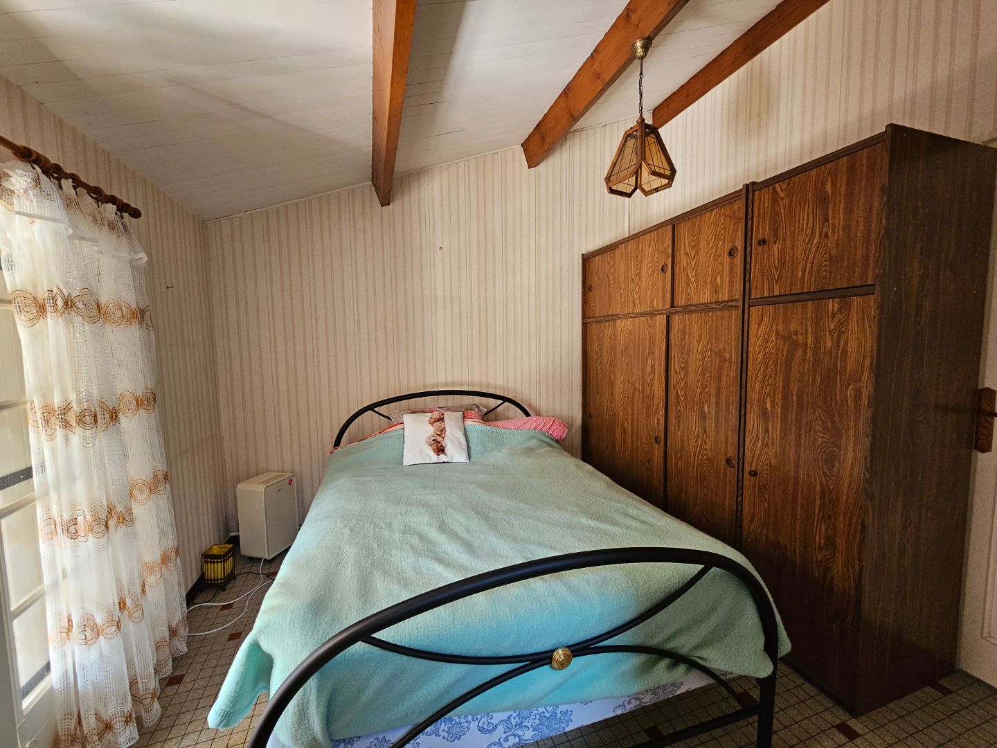Maison ancienne avec potentiel à Soullans – 2 chambres – Terrain