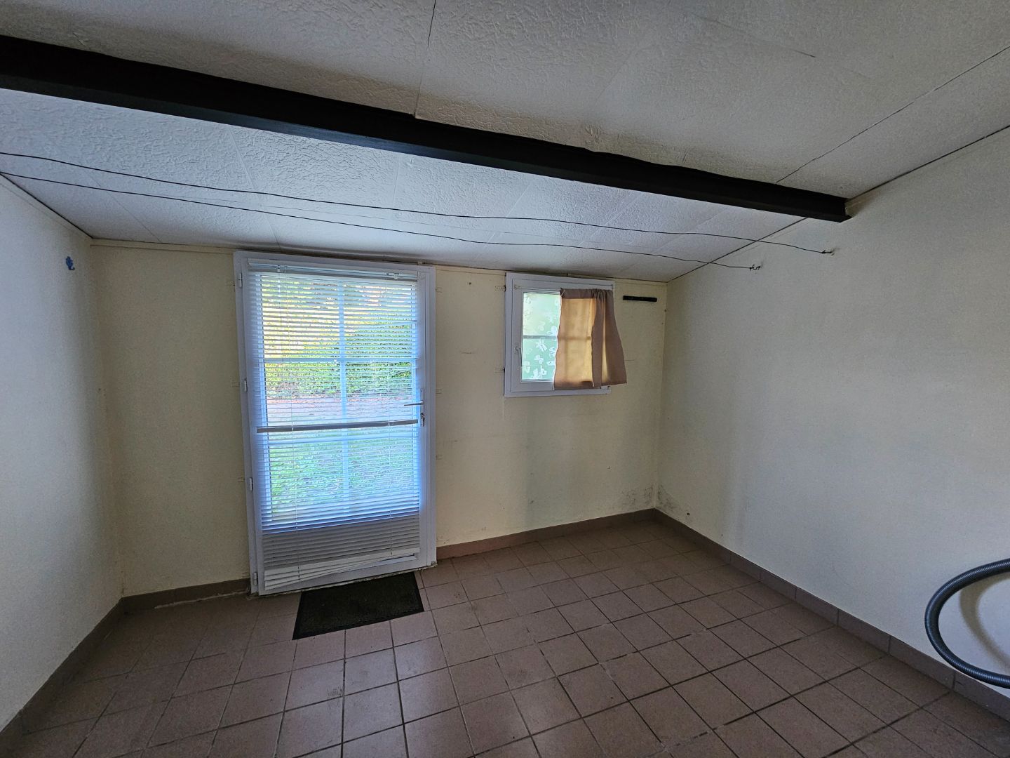 Maison ancienne avec potentiel à Soullans – 2 chambres – Terrain
