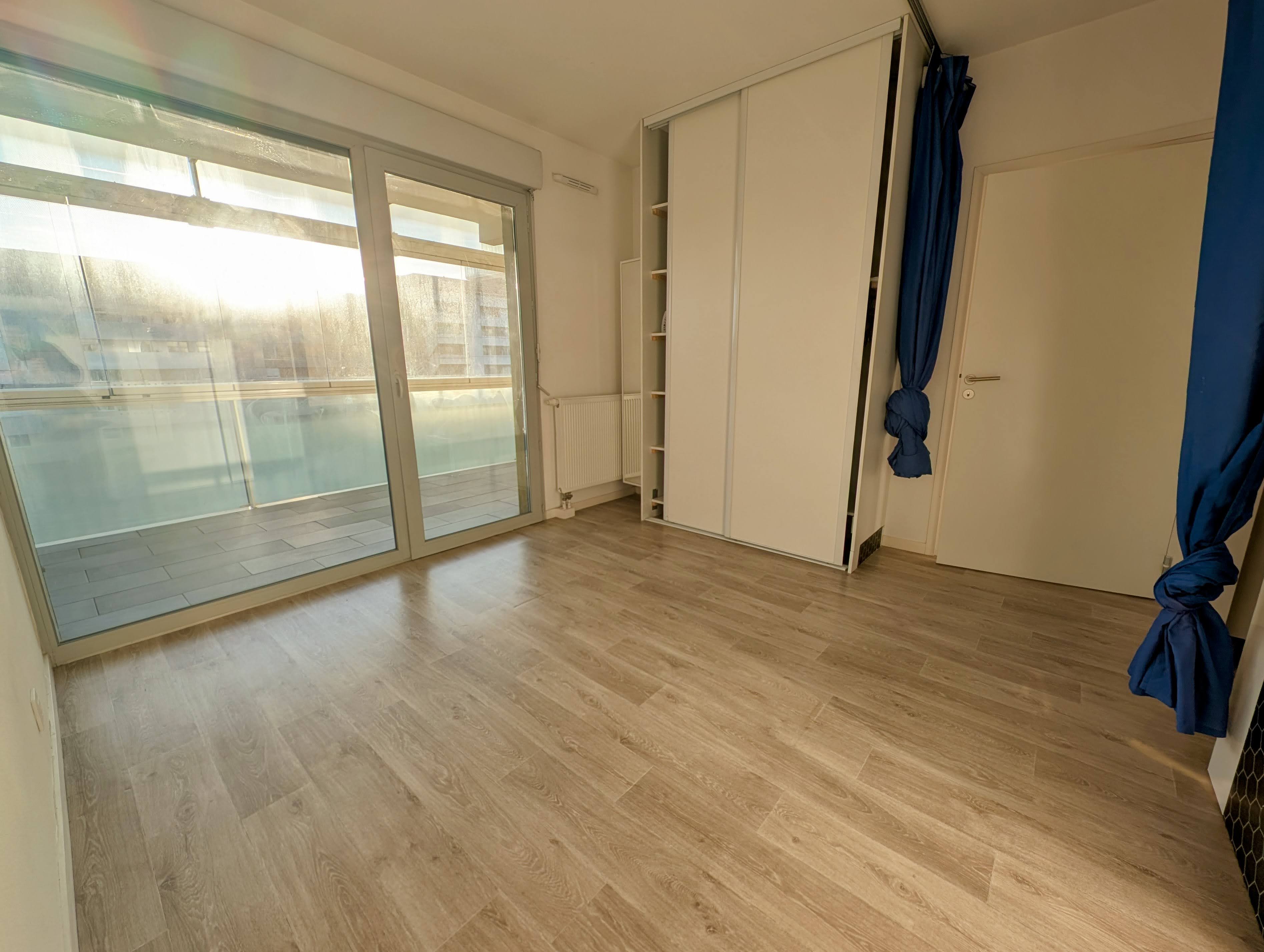 Terrasse, ascenseur et parking couvert !