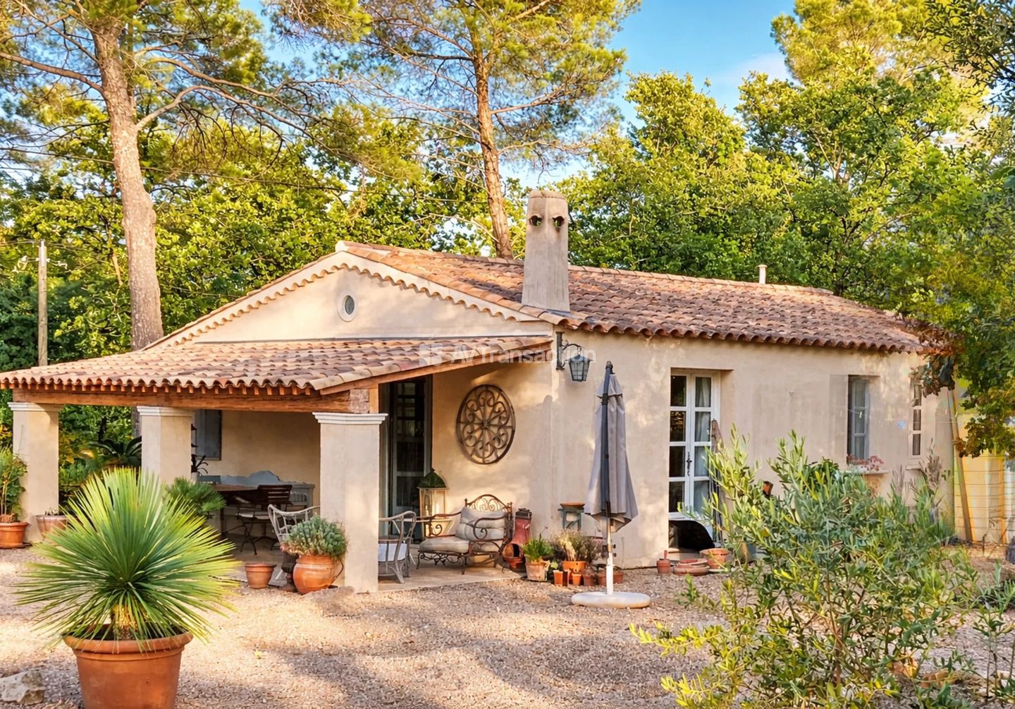 Charmante Maison avec piscine proche de Flayosc