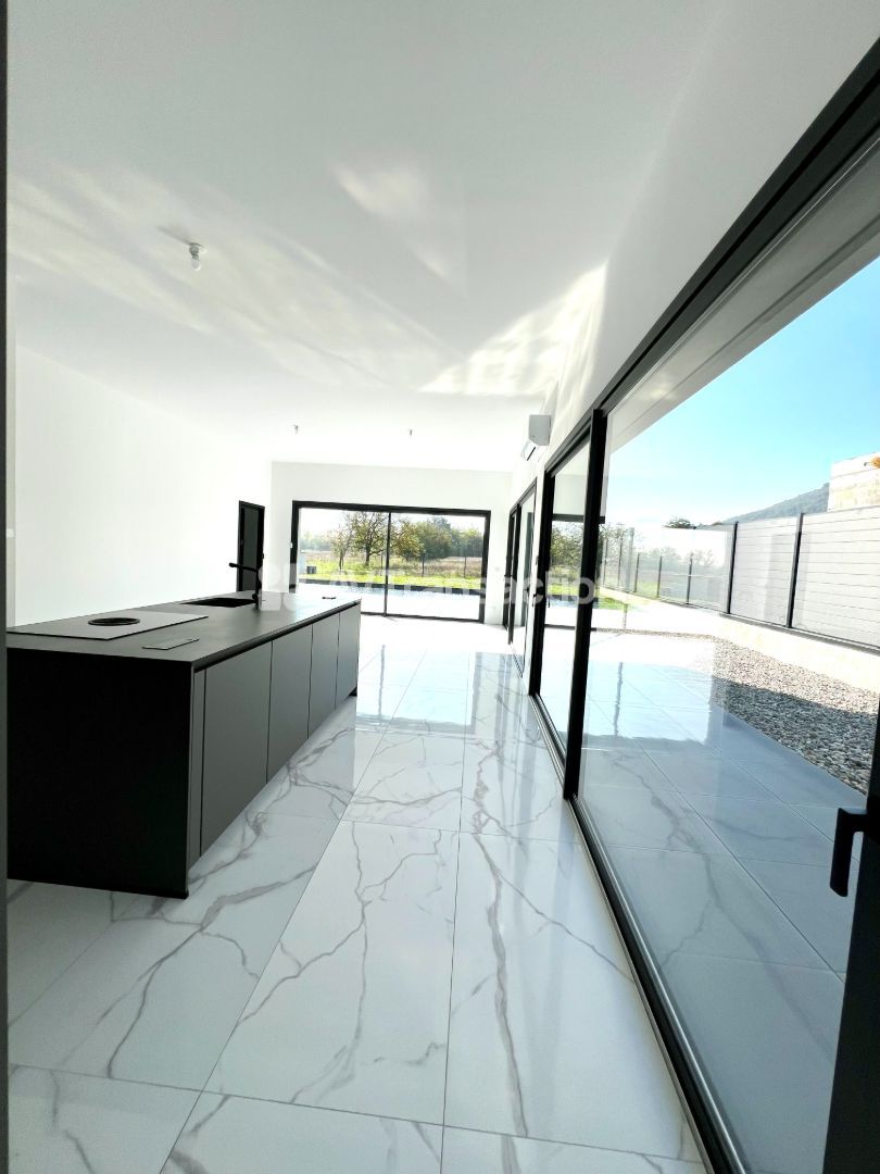 Maison individuelle à vendre  - 4 pièce(s) - 148m2 - Peyrieu (01300)