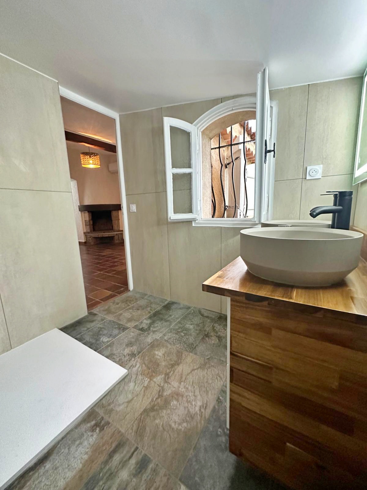 Maison de plain pied avec piscine