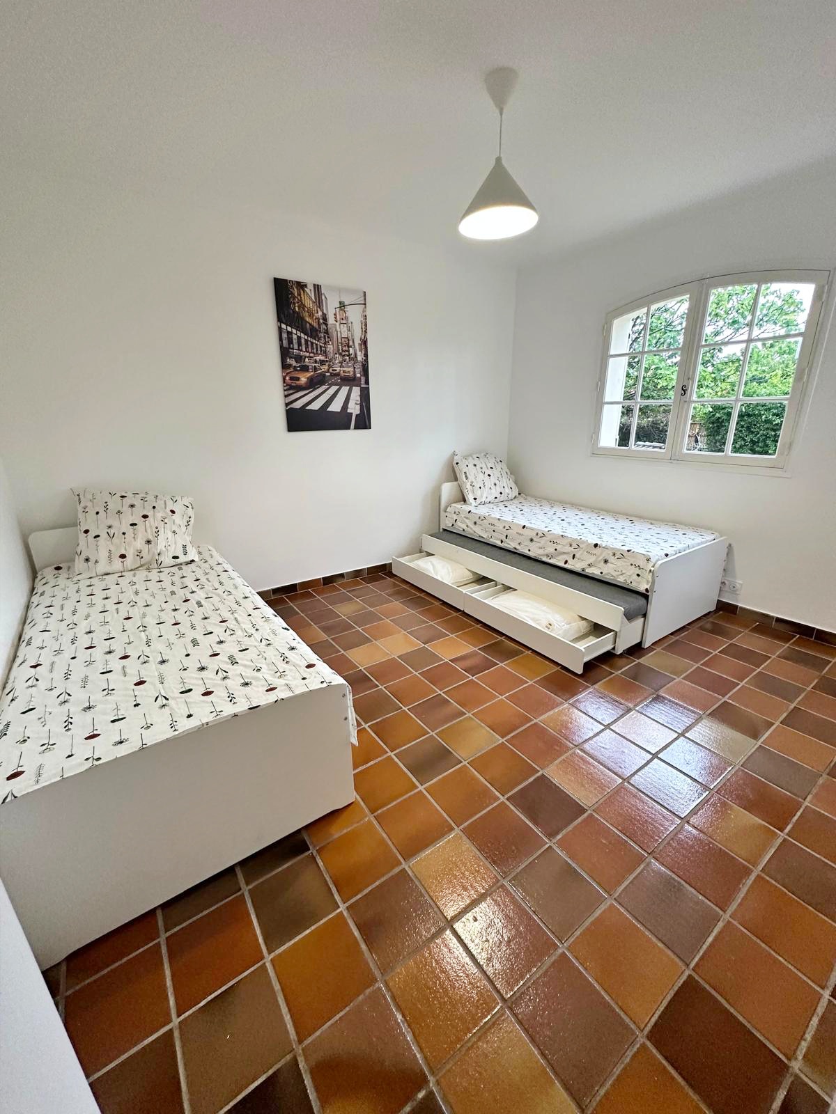 Maison de plain pied avec piscine