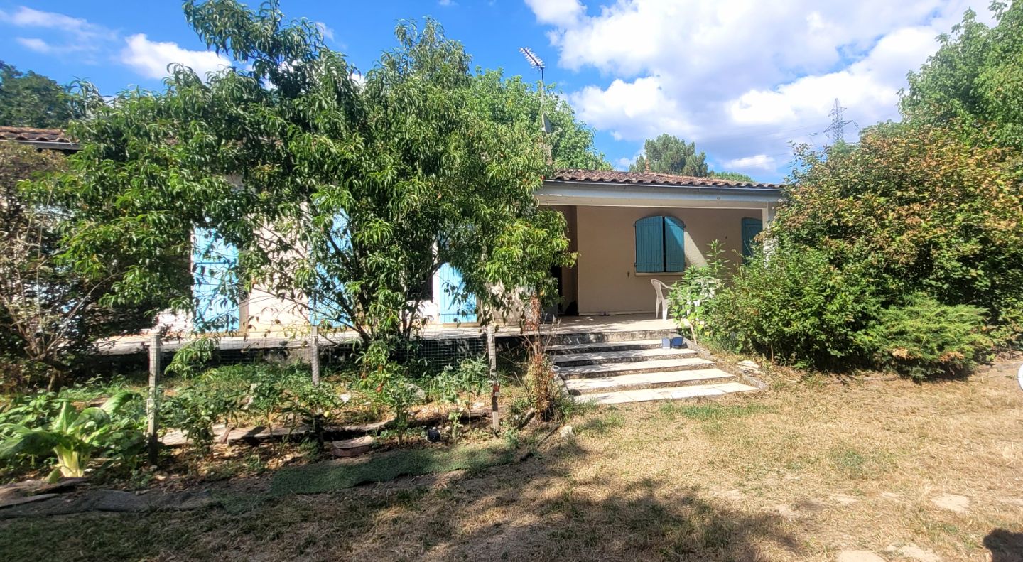 33910 ST CIERS D'ABZAC - MAISON 120M² 4 CHAMBRES 3900 M² JARDIN