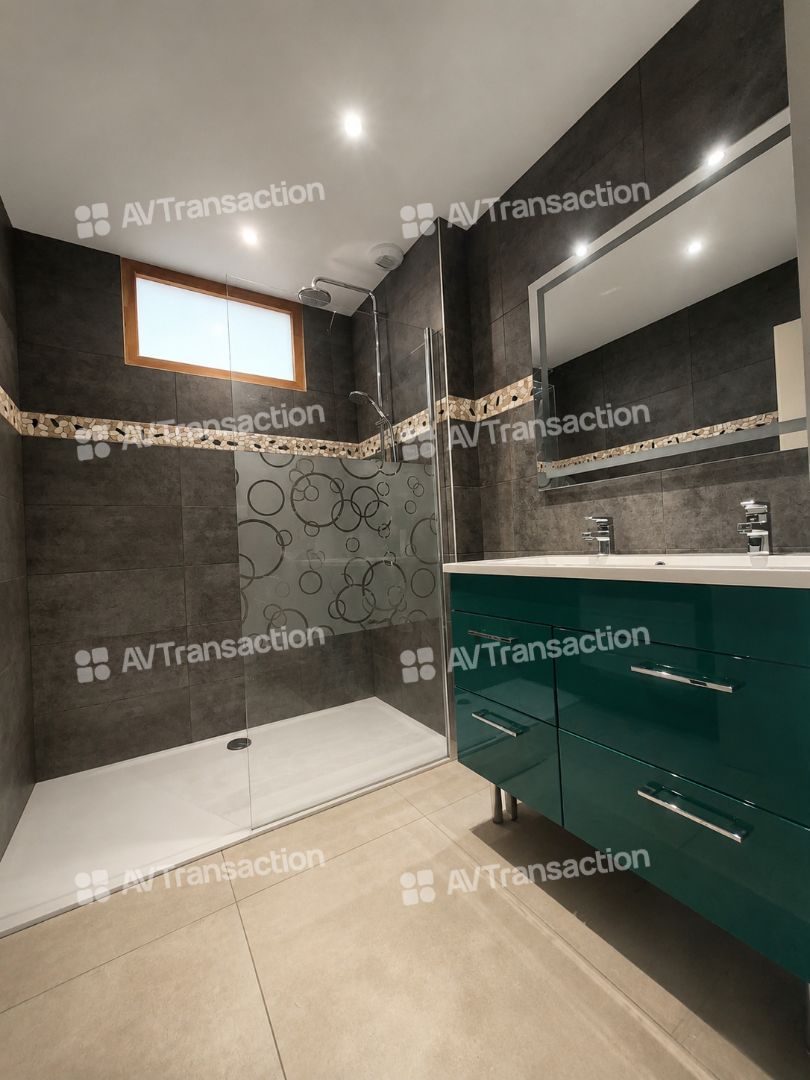 TRES BELLE MAISON 138 m² SUR TERRAIN DE 458 m² - 4 CHAMBRES 