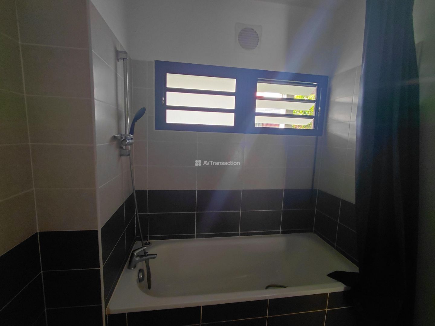 Appartement à louer  - 2 pièce(s) - 55m2 - Sainte-marie (97438)