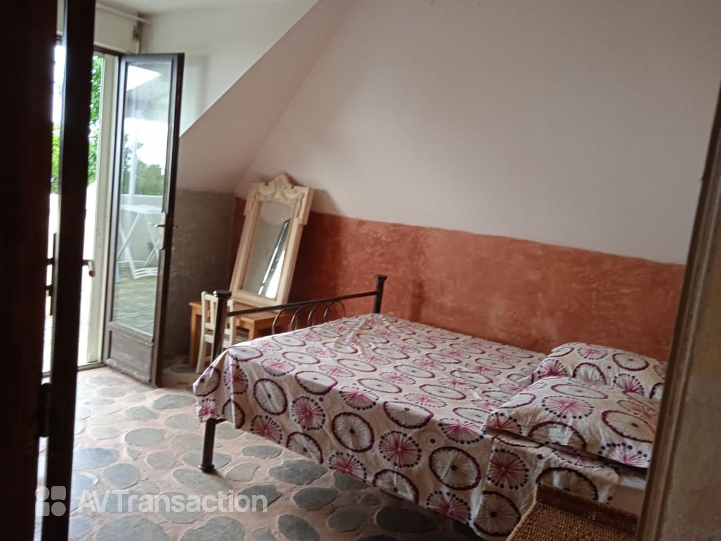 MAISON F7/8-180 m²-Terrain 1200 m²-BDN SAINTE CLOTILDE (97490)