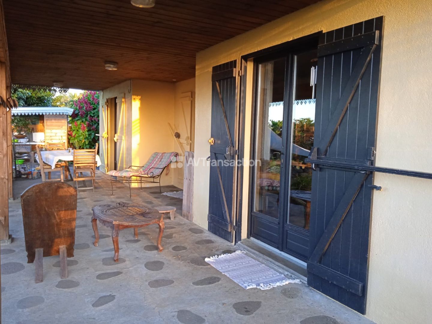 Maison à vendre  - 8 pièce(s) - 180m2 - Bois De Nèfles Sainte-clotilde (97490)