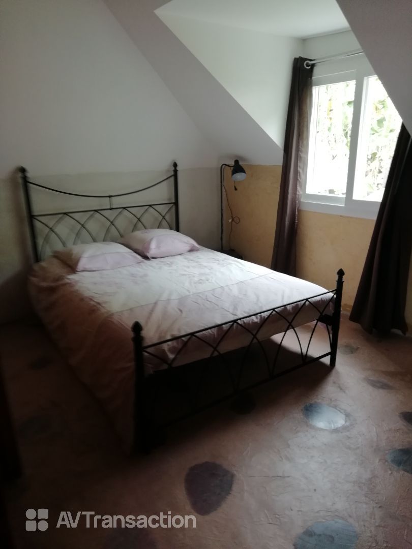 MAISON F7/8-180 m²-Terrain 1200 m²-BDN SAINTE CLOTILDE (97490)