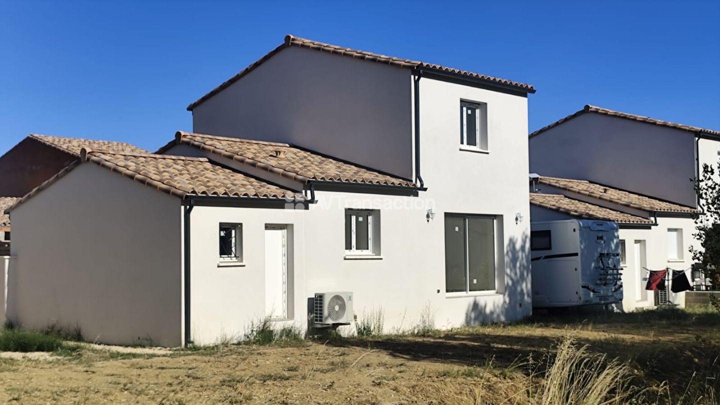 Maison neuf, 3 chambres, 2 salles d'eau, au calme, proche centre