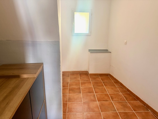 Immeuble de rapport à vendre  - 5 pièce(s) - 77.6m2 - Caissargues (30132)