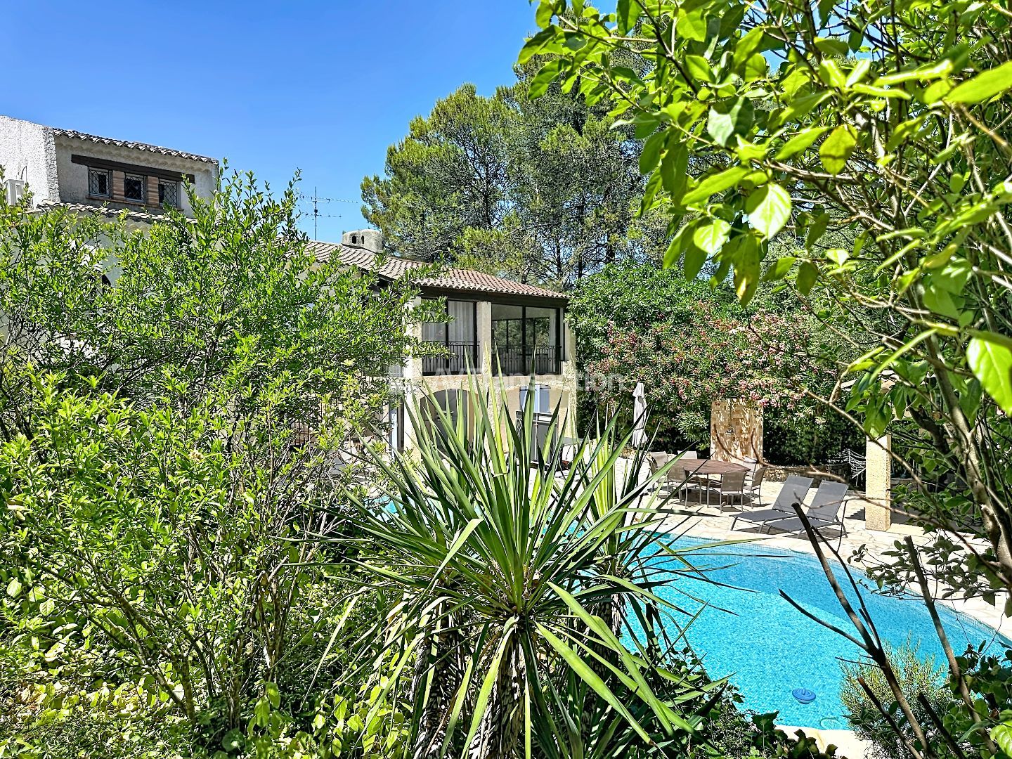 Maison à vendre  - 11 pièce(s) - 230m2 - Lorgues (83510)