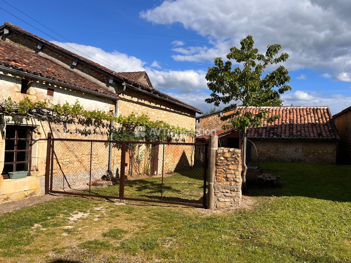 Maison à vendre  - 5 pièce(s) - 110m2 - Javerlhac-et-la-chapelle-saint-robert (24214)