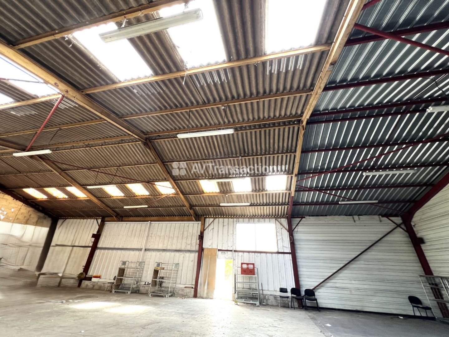 Locaux d'activité à vendre  - 5 pièce(s) - 592m2 - Vernon (27200)