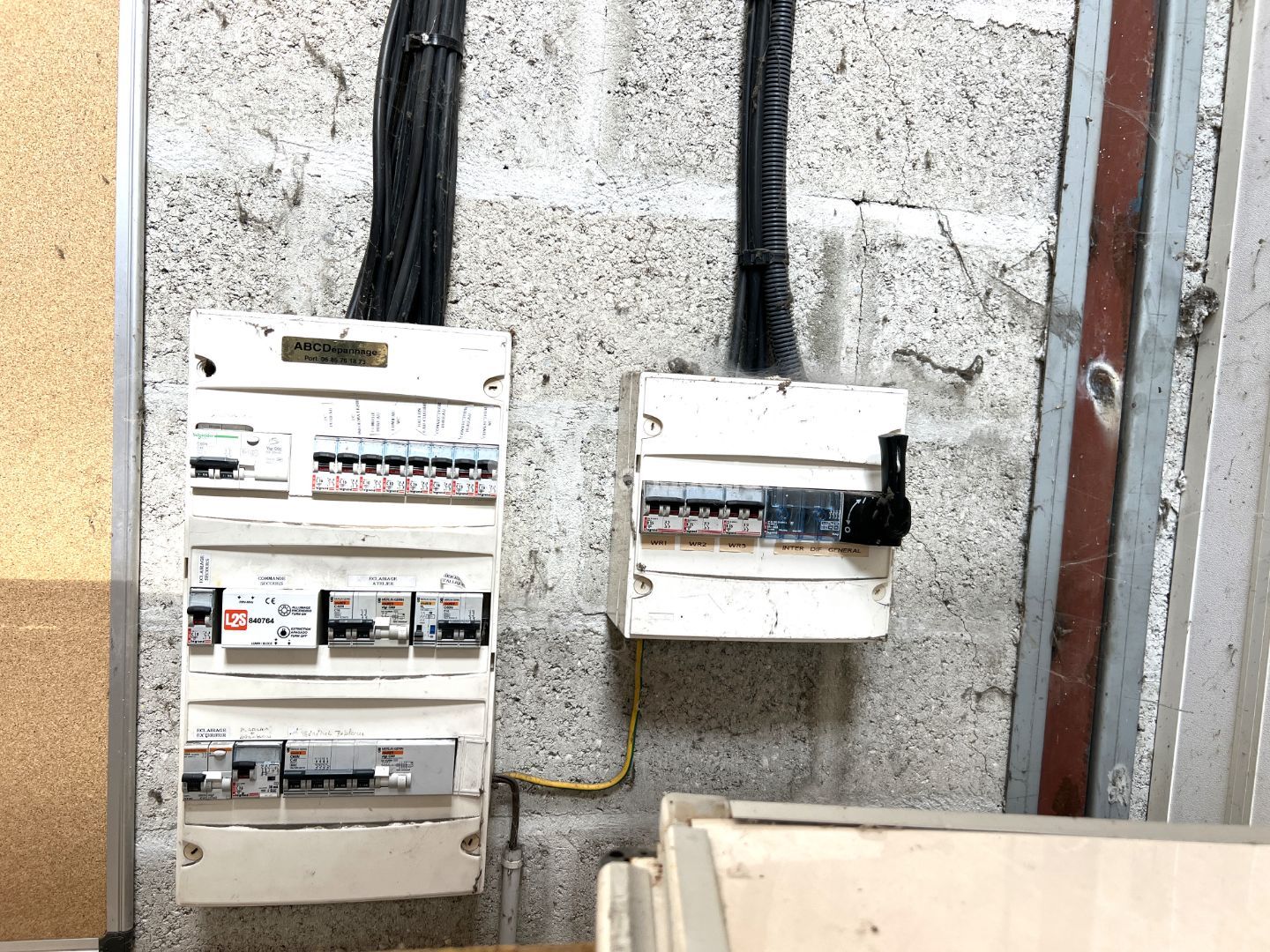 A vendre , Vernon ( 27200 ,)  batiment  d'activités 592  m2 