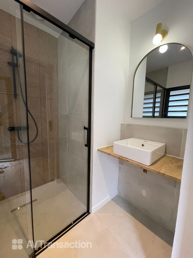 MAISON JUMELEE F4 - 90 m² - RENOVEE A NEUF - JARDIN