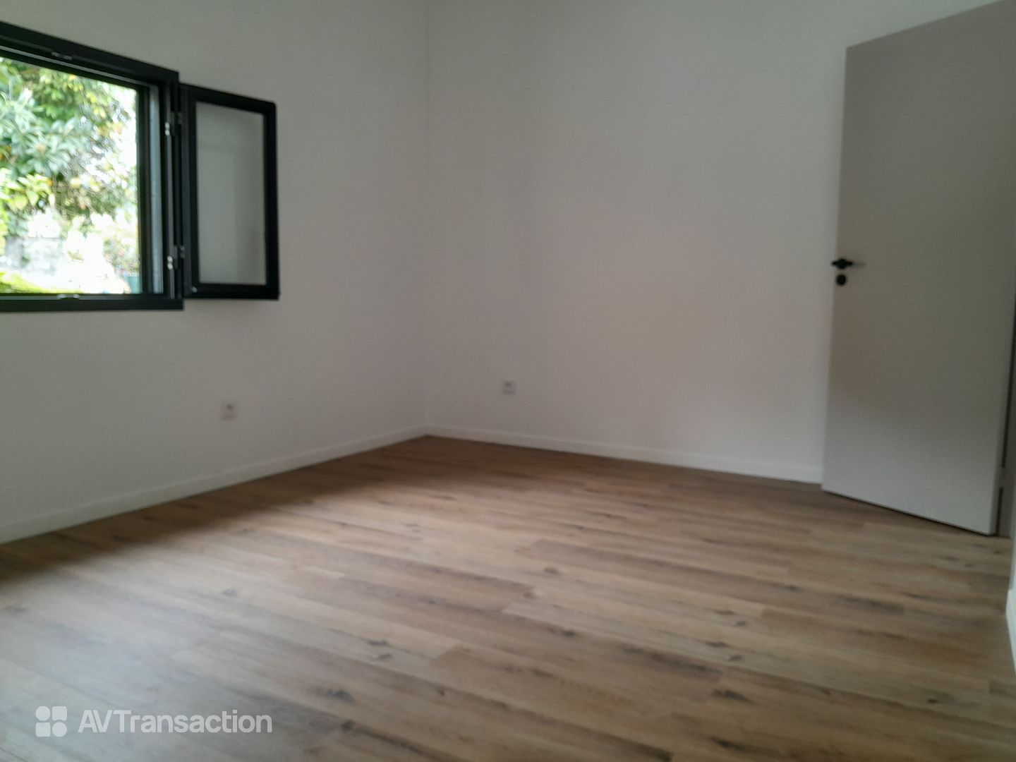 MAISON JUMELEE F4 - 90 m² - RENOVEE A NEUF - JARDIN