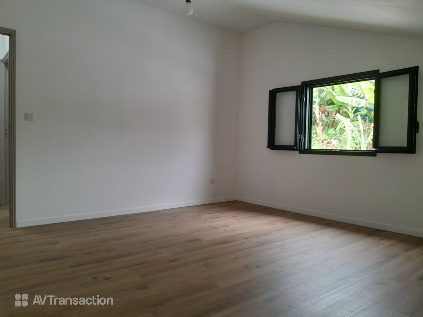 MAISON JUMELEE F4 - 90 m² - RENOVEE A NEUF - JARDIN