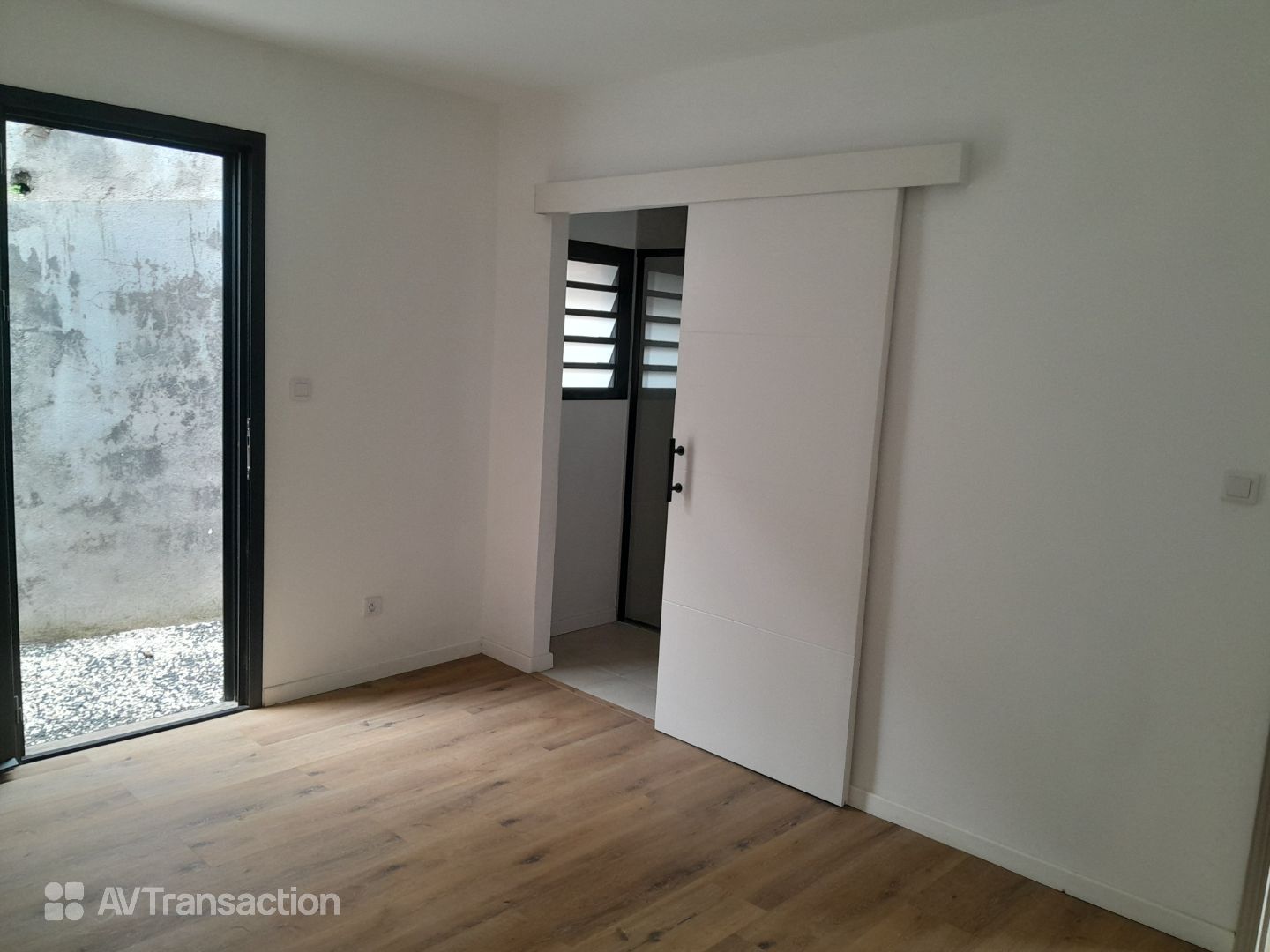 MAISON JUMELEE F4 - 90 m² - RENOVEE A NEUF - JARDIN