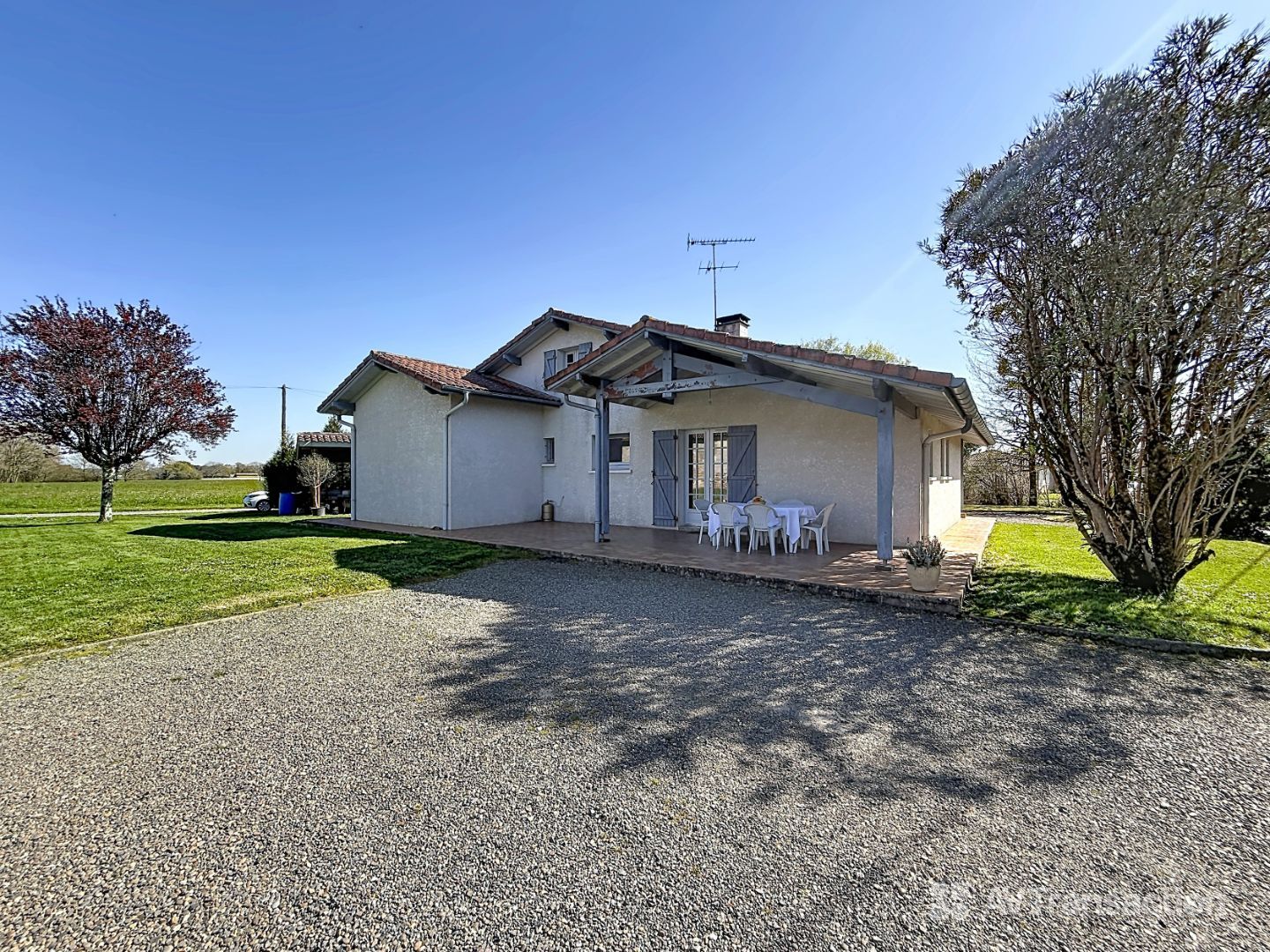 Maison au calme, 3 chambres, grand terrain