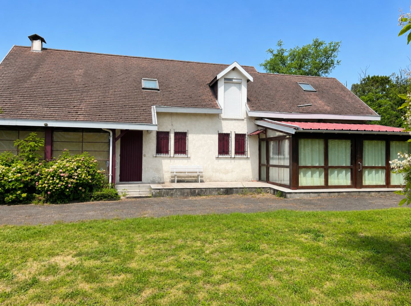 Arbanats – Élégante maison familiale  de 200 m2 sur 1 700 m²