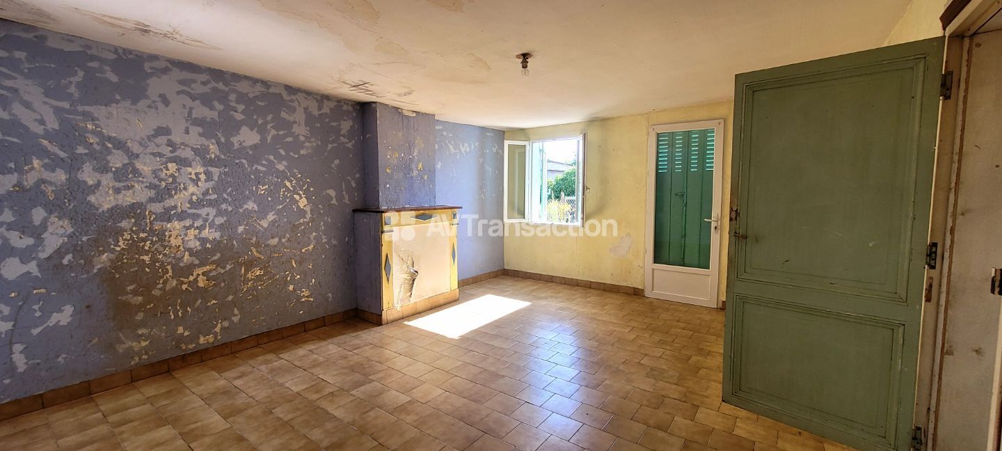 33660 - SAINT SEURIN SUR L'ISLE - MAISON 66 M² A RENOVER