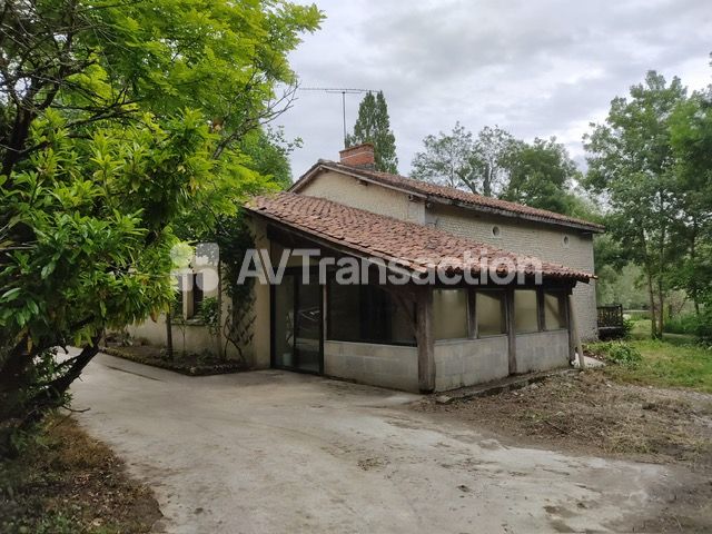 Moulin à vendre  - 7 pièce(s) - 363m2 - Coteaux-du-blanzacais (16250)