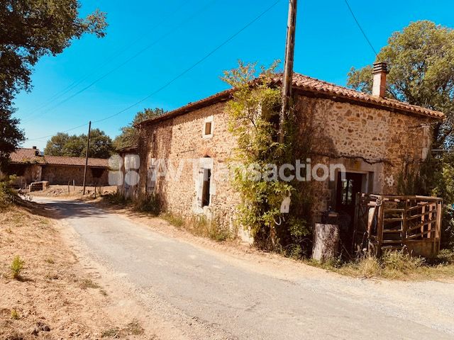 Lot de 2 Maisons + 1 grange à rénover 