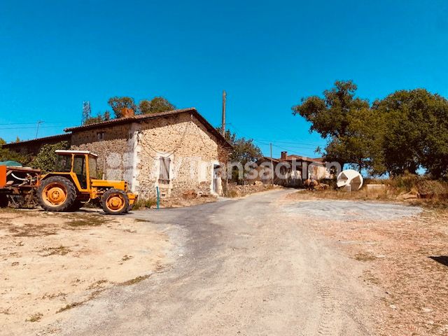 Maison à vendre  - 274m2 - Roussines (16310)