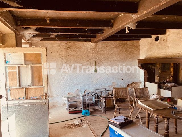 Lot de 2 Maisons + 1 grange à rénover 