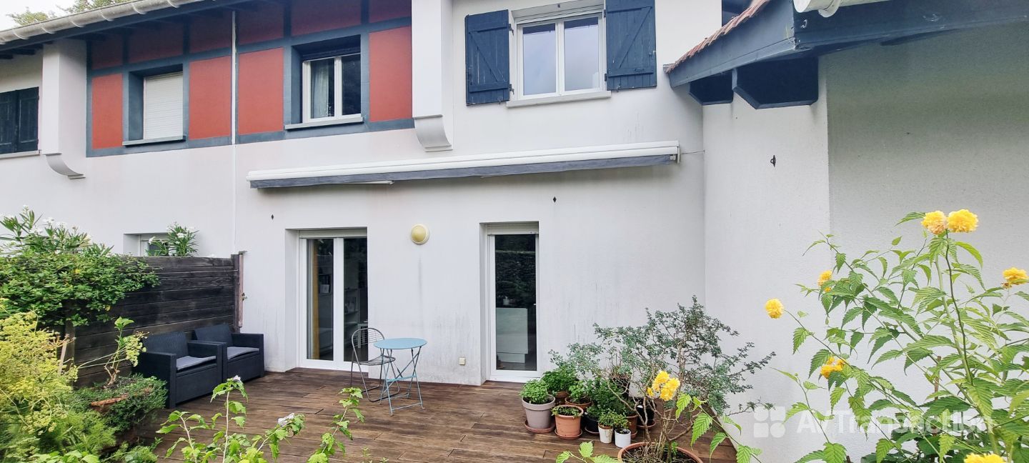MAISON Mitoyenne en duplex