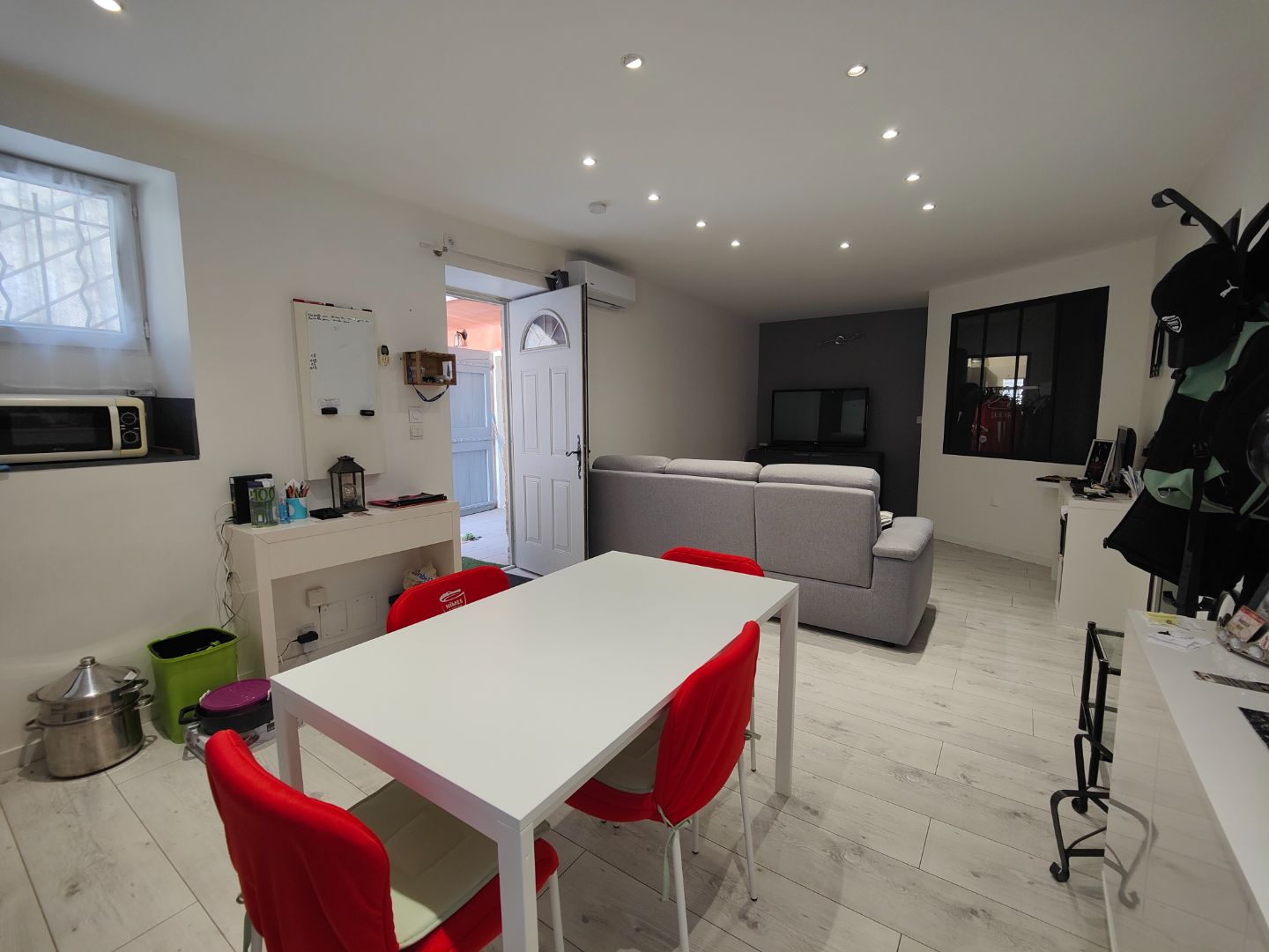 Appartement rénové à vendre  - 1 pièce(s) - 45.96m2 - Bouillargues (30230)