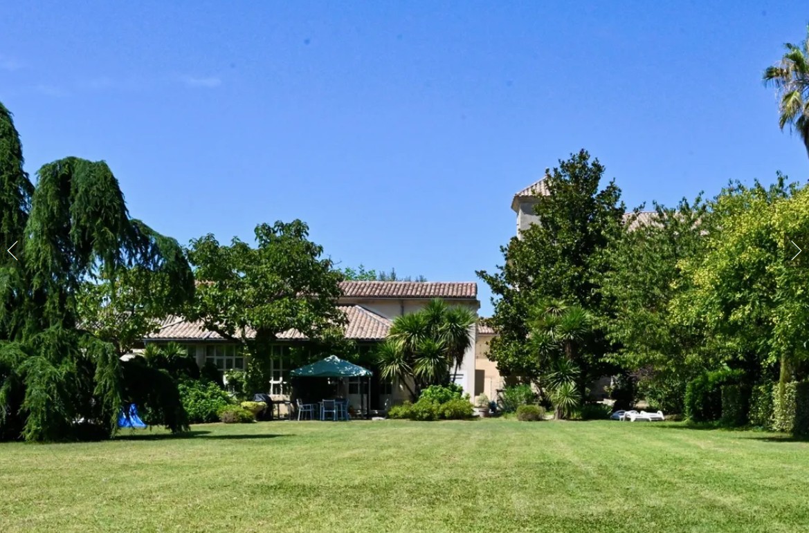 Château à vendre  - 30 pièce(s) - 915.69m2 - Uzès (30700)