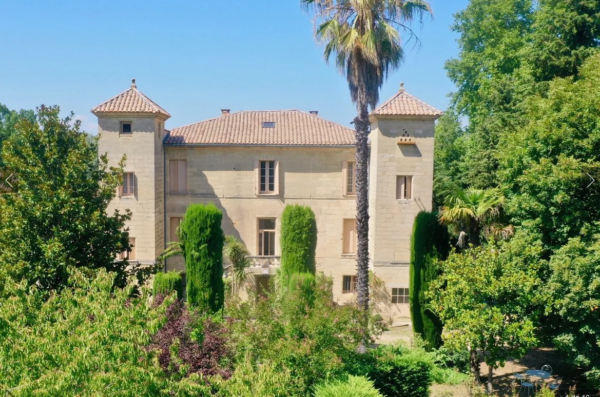 Château à vendre  - 30 pièce(s) - 915.69m2 - Uzès (30700)