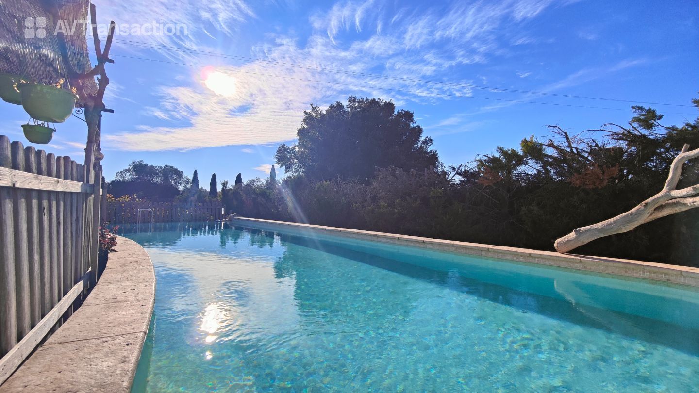 7,5 HA DE VIGNES, 3 LOGEMENTS POSSIBLES ET SALLE ÉVÉNEMENTIELLE