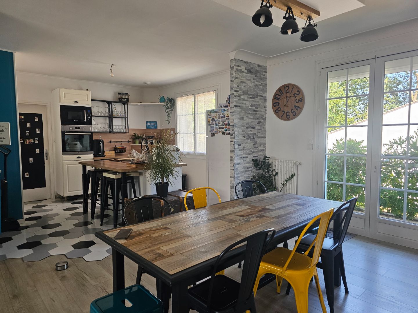 Challans – Maison familiale rénovée de 137 m² – 5 chambres 