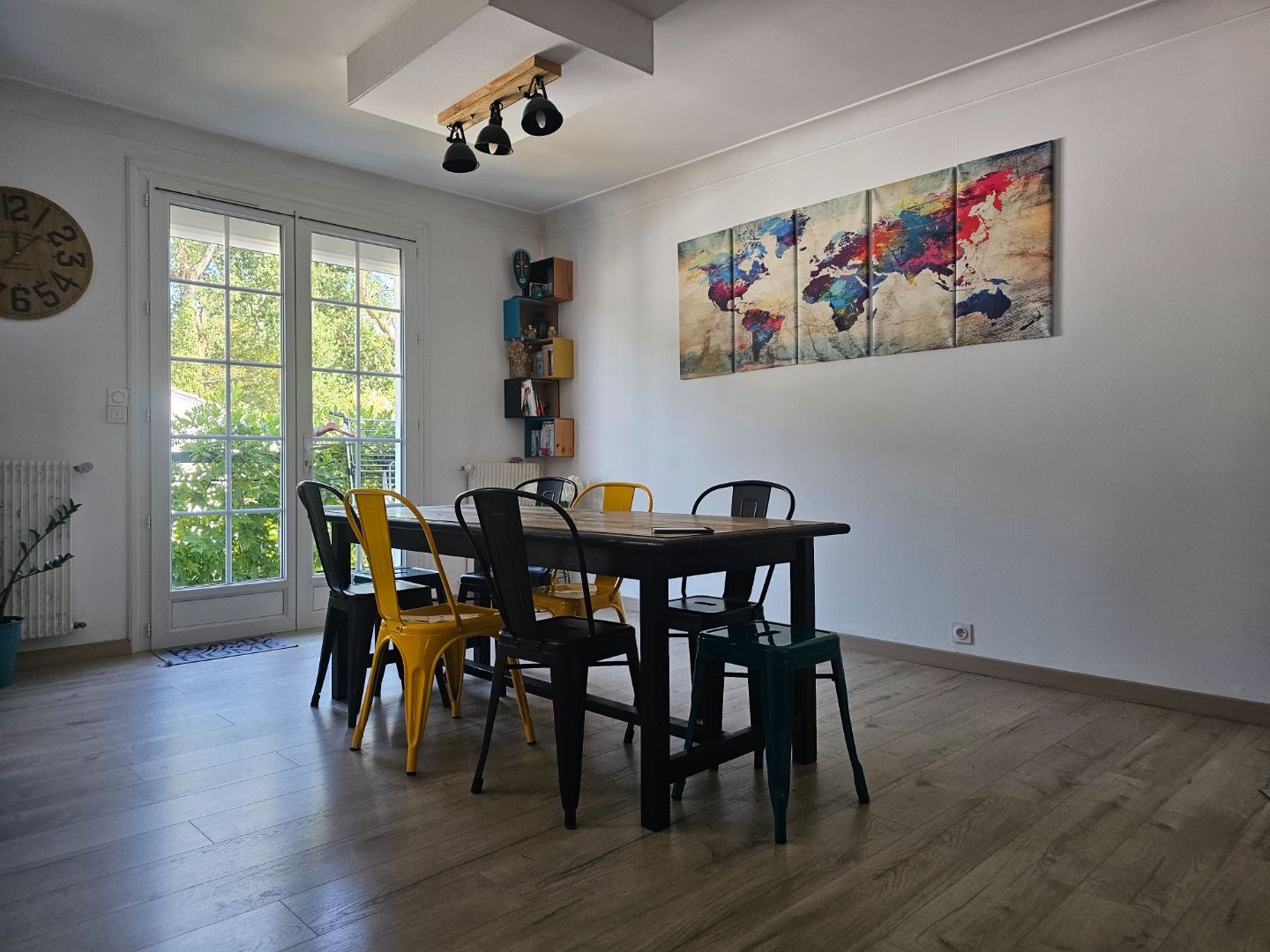 Challans – Maison familiale rénovée de 137 m² – 5 chambres 