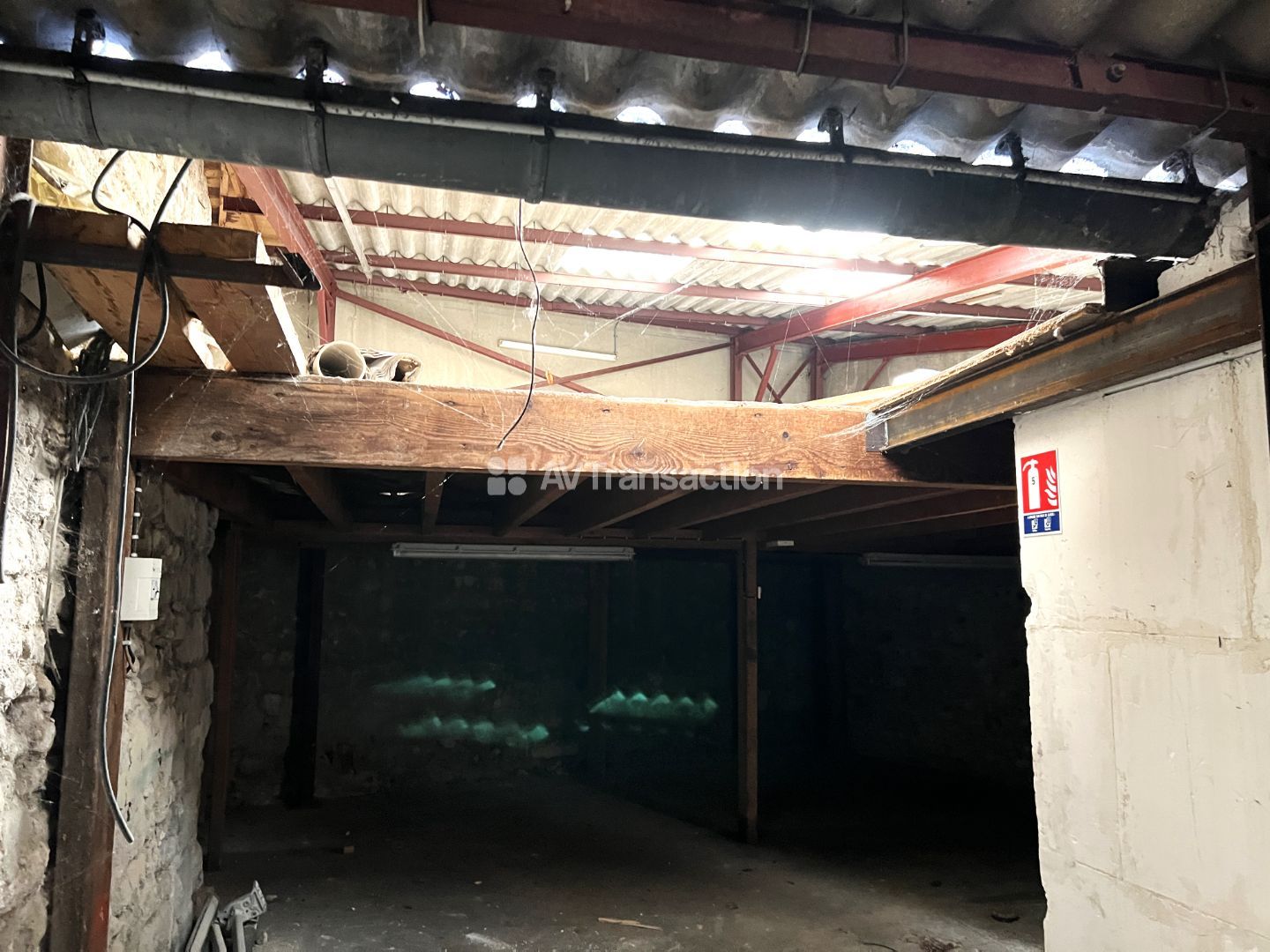 Local commercial à vendre  - 4 pièce(s) - 426m2 - Vernon (27200)